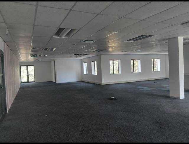 514M² OFFICE TO LET IN BRYANSTON